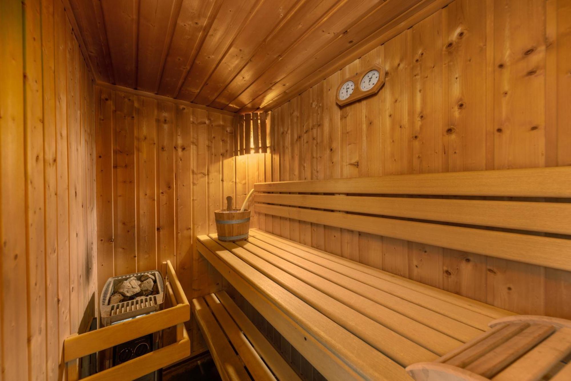 Center Parcs Les Trois Forets 阿蒂尼 外观 照片